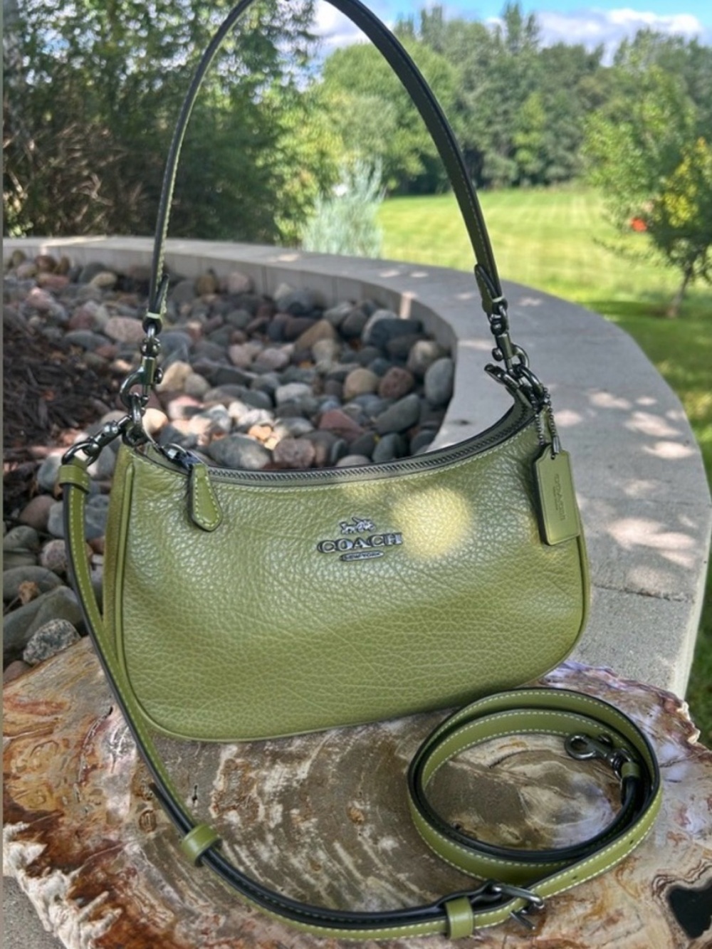 Coach Teri Olive Green Hobo Shoulder Crossbody Bag Like New CJ517 - Picture 13 of 16